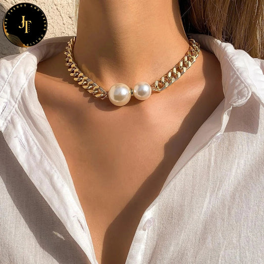 Stylish Cuban Chain Necklace with Gothic Pearl Pendant - Perfect Gift for Women
